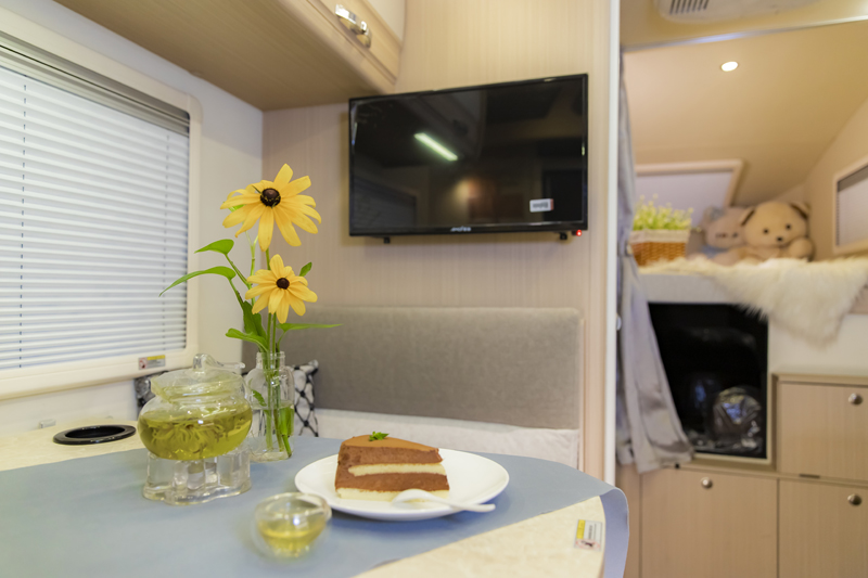 上下鋪床的房車，空間利用真合適