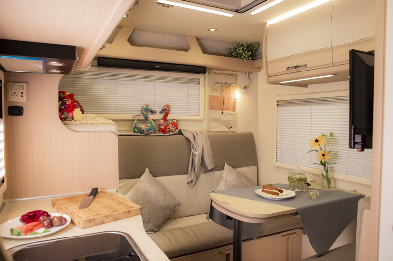 上下鋪床的房車，空間利用真合適